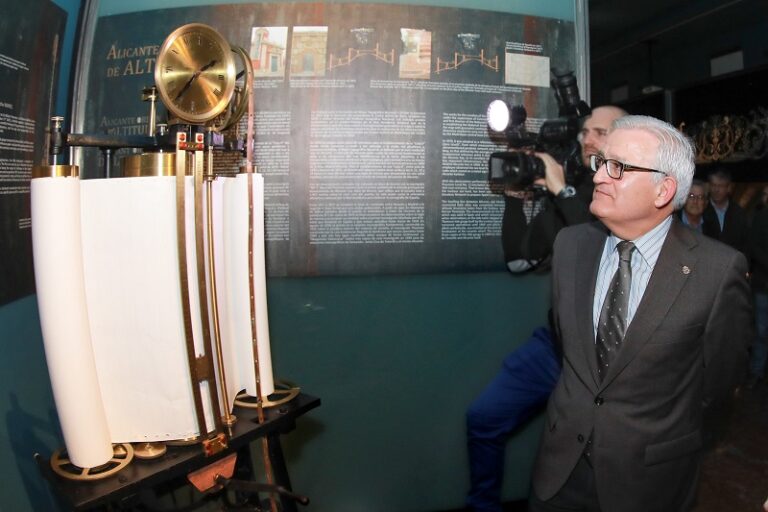 El MARQ rep la rèplica del Mareògraf Thomson que va estar operatiu en el Port d’Alacant fins a 1969