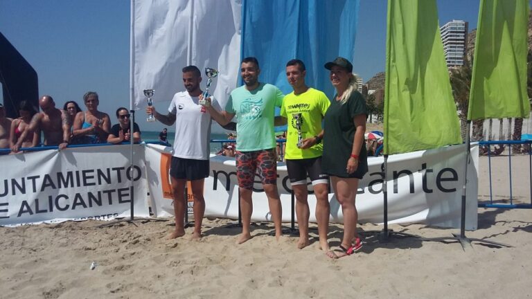Alacant celebra la II Travessia ‘a nado’ de la Pedrera, Platja de l’Albufereta amb més de 300 participants