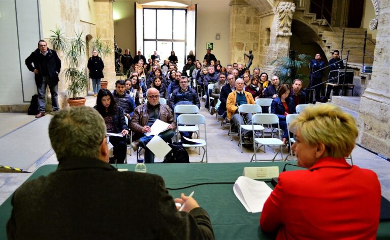 Mil cinc-cents autobusos turístics circularan pel territori valencià amb el nou “TOT” de València Turisme