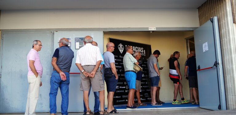 El C.D. Castelló limita a 14.000 el nombre d’abonats per a la temporada 2018-2019