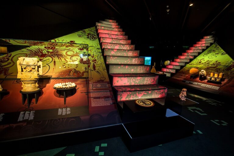 El MARQ diu adeu a l’exposició ‘Maya, el enigma de las ciudades perdidas’ amb una setmana de porte obertes