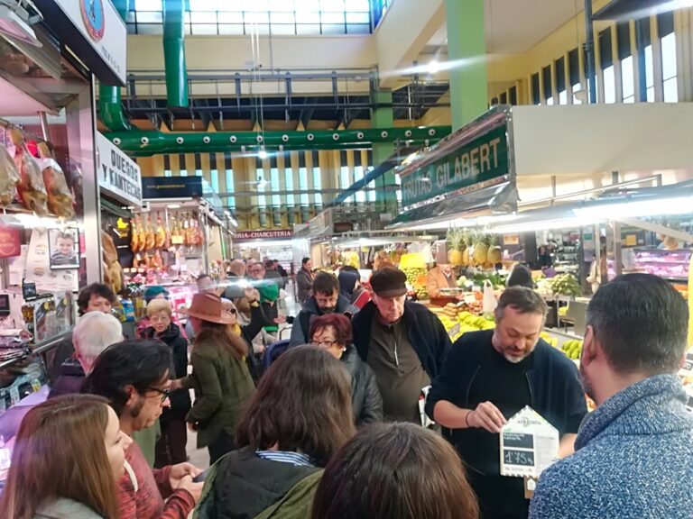Mercavalencia presenta la iniciativa ‘Personal Mercat Shopper’ al mercat de Russafa