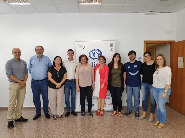 La regidora d’Acció Social aposta per polítiques que faciliten l’educació inclusiva de les persones amb salut mental