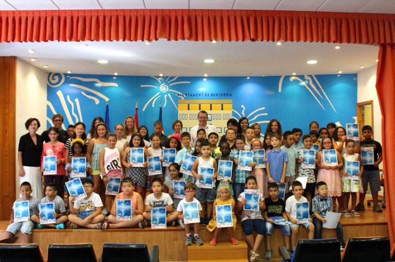 Diploma per als 87 xiquets de Primària que han participat en el Programa de Suport Educatiu d’Estiu