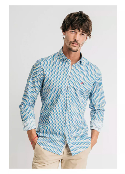 Escoge la camisa estampada perfecta para el Día del Padre