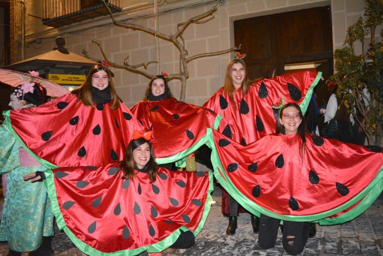 Morella celebra un multitudinari Carnestoltes