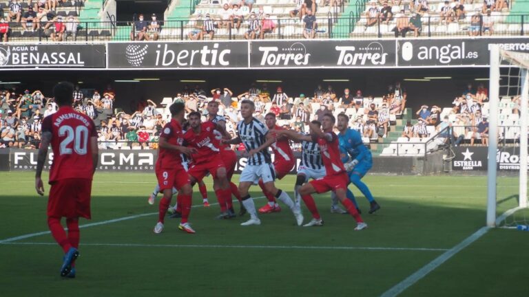Primer partido en casa y primera victoria del CD Castellón