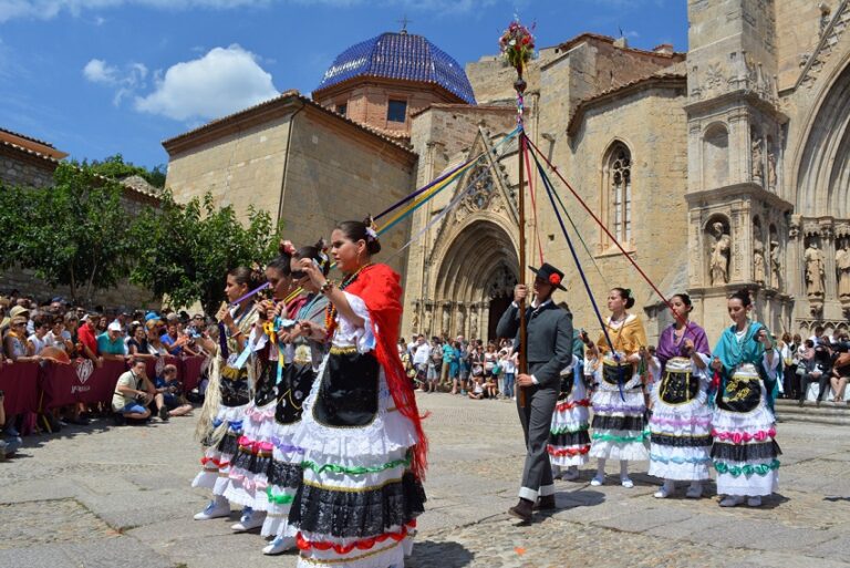 La Colònia Morellano-Catalana protagonitza el quart dia del novenari del 54 Sexenni