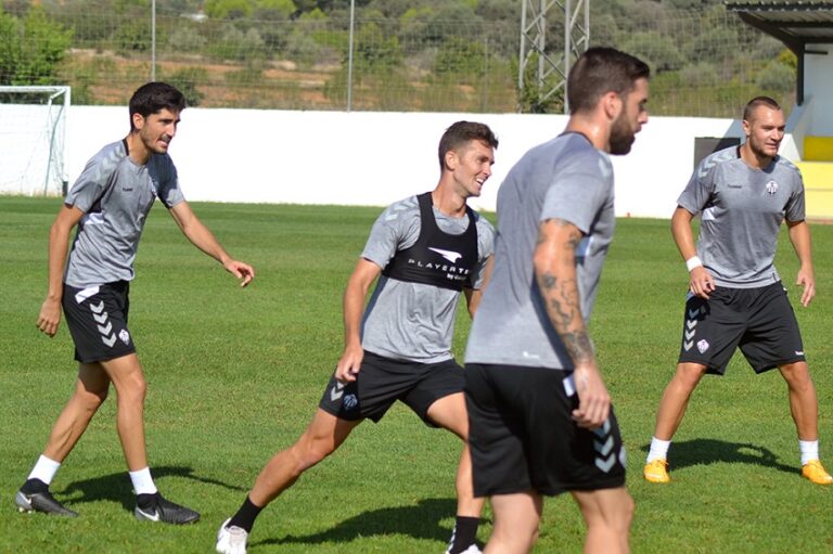 El CD Castelló entrena i juga amb l’última tecnologia per a monitorar el rendiment dels jugadors