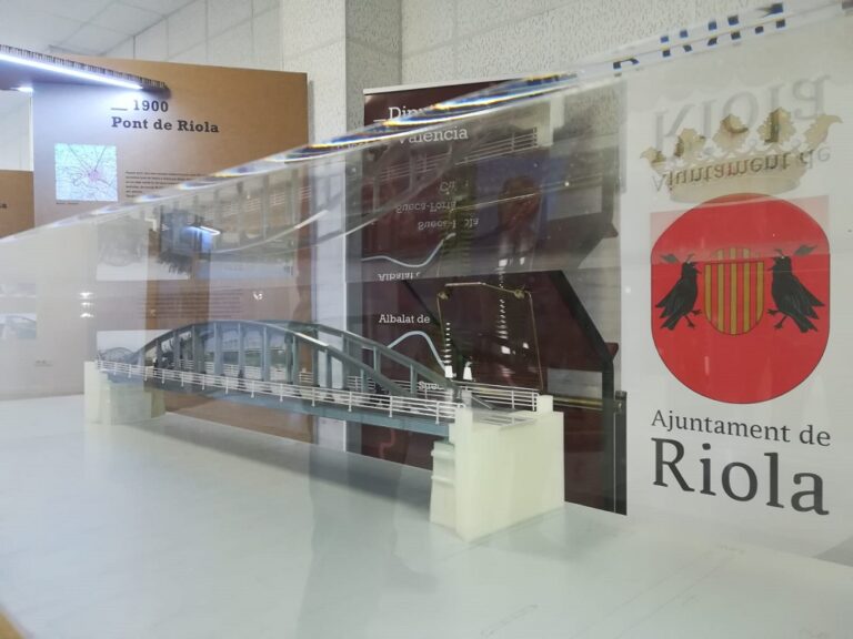 Riola acull l’exposició de la Diputació sobre els ponts de ferro de la Ribera