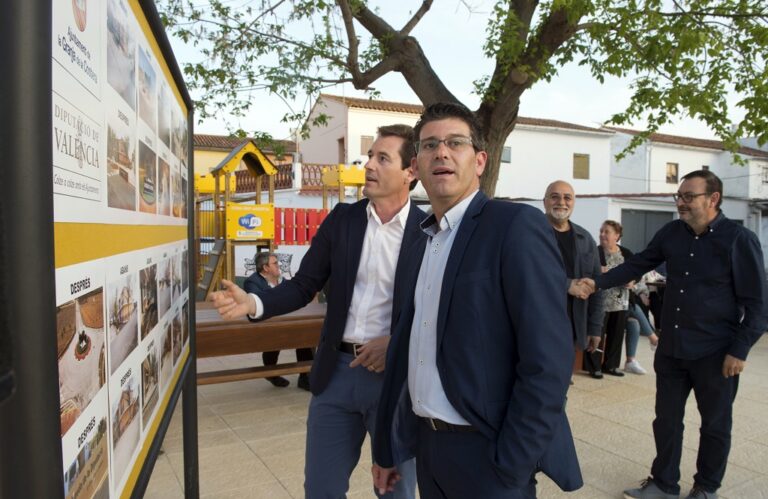 La Diputació ajuda a la Granja de la Costera a convertir el seu carrer principal en un bulevard amb wifi i parc infantil