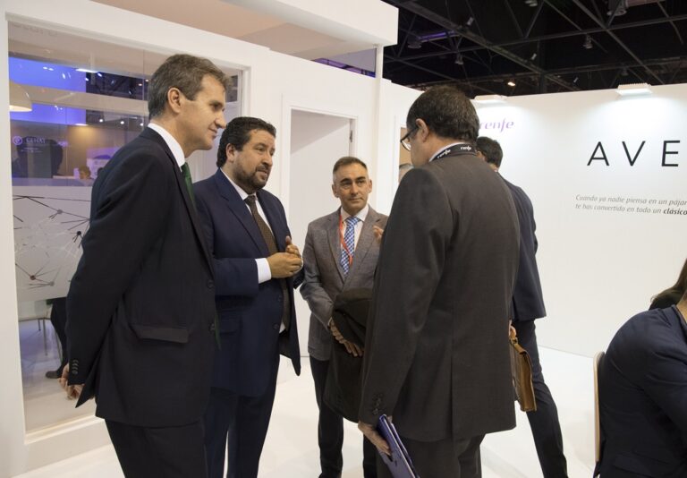 Moliner pacta amb Renfe que els usuaris de l’AVE a Castelló tinguen proximitats gratuït perquè es beneficie tota la província