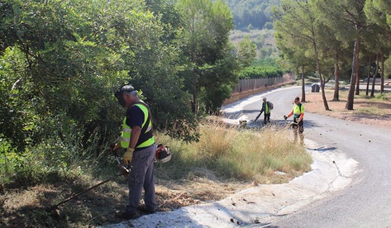 Onda posa a punt l’entorn de l’ermita del Salvador per a la Romeria del diumenge