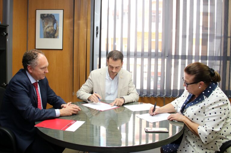 Onda renova el conveni amb Qualicer per a impulsar el sector ceràmic