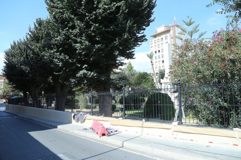 L’Ajuntament d’Alacant rehabilita el tancament del Panteó de Quijano en la plaça de Santa Teresa