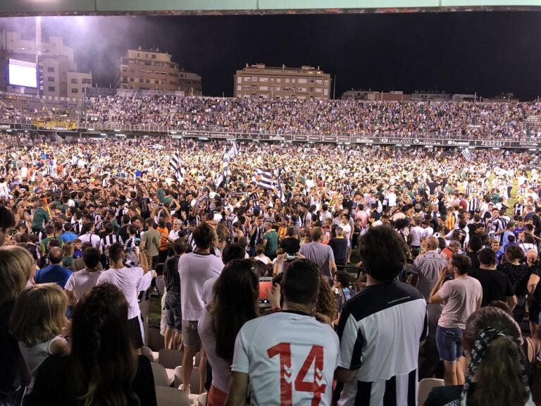 El C.D. Castellón aconsegueix l’ascens a Segona B enmig de l’alegria de l’afició