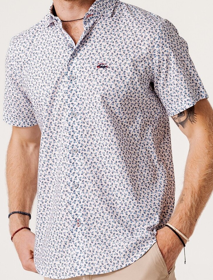 Camisas de Hombre: Tendencias 2024 y Cómo Adaptarlas a tu Estilo