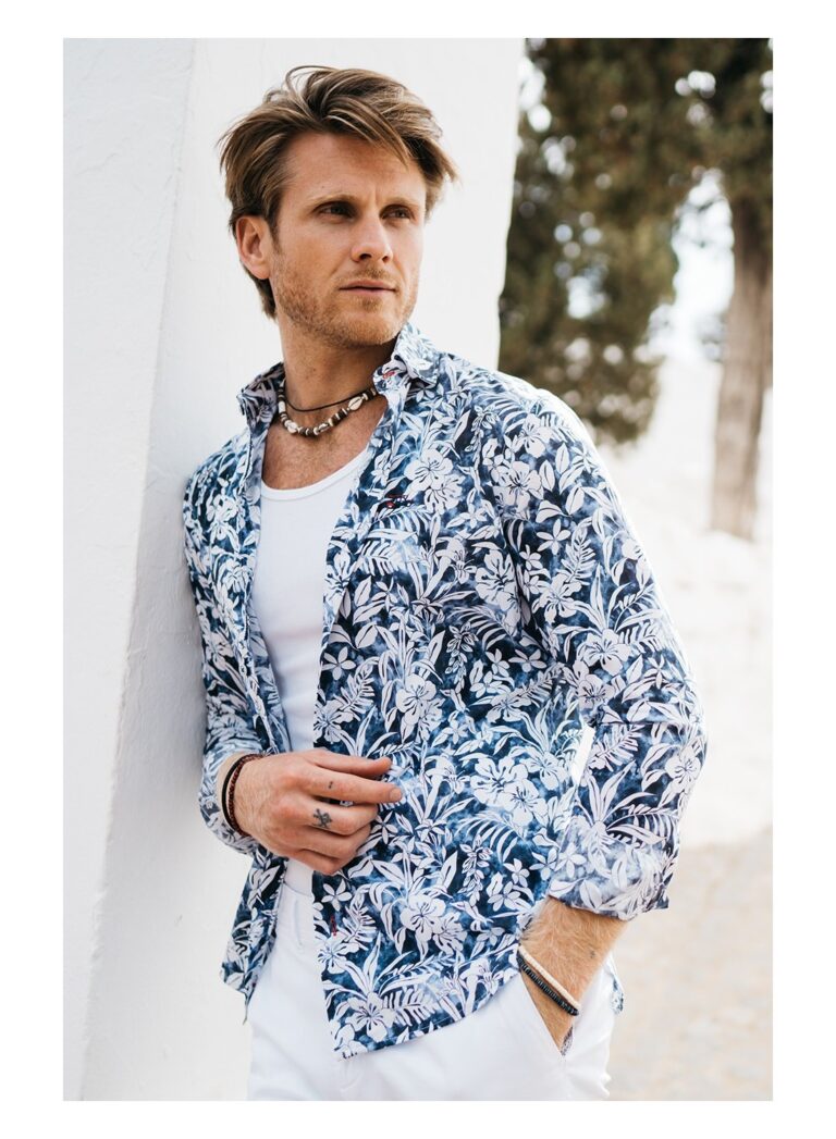 Surfcar: Camisas Estampadas que Cuentan Historias