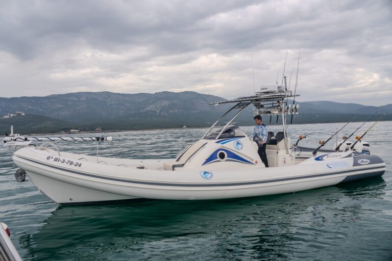 barco alquiler pescador
